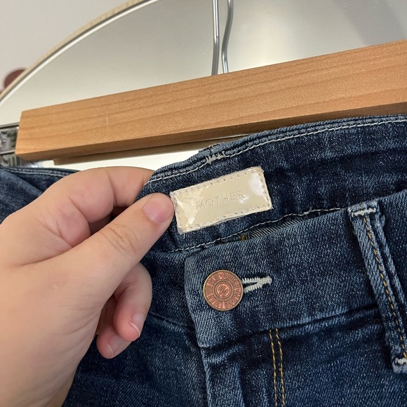 MOTHER The Looker in Dark Blue Flowers from the Storm Skinny Jeans - Picture 6 of 11